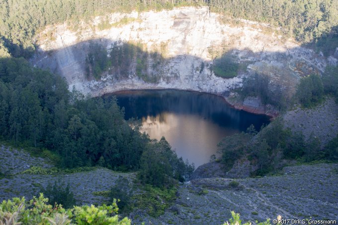Kelimutu Crater Lakes (Click for next image)